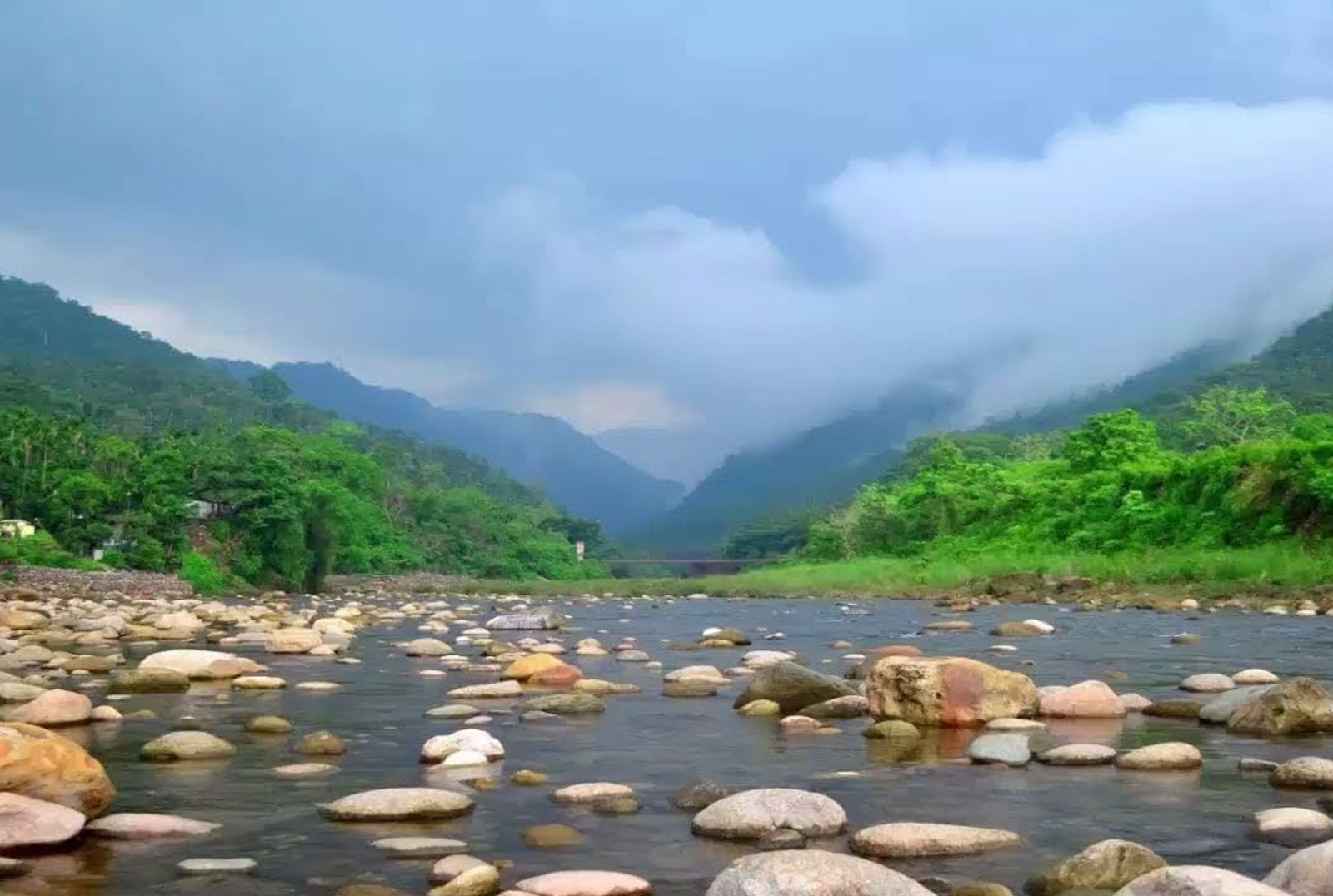 জাফলংয়ের খাসিয়াপুঞ্জিতে হোমস্টে চালু, পর্যটকদের জন্য নতুন সুযোগ