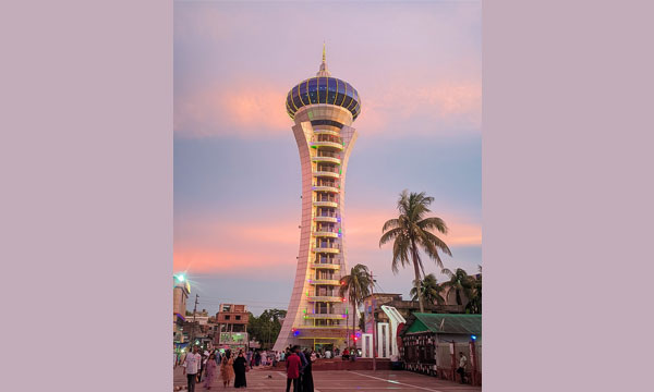 অবহেলায় নষ্ট হচ্ছে চরফ্যাশন টাওয়ার