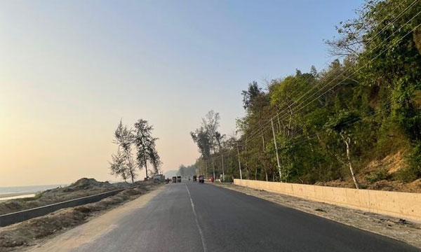 পর্যটনে গতি আনছে মেরিন ড্রাইভ