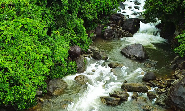মেঘালয়ের পাদদেশে লুকিয়ে থাকা বিস্ময় কুলুমছড়া ঝর্ণা
