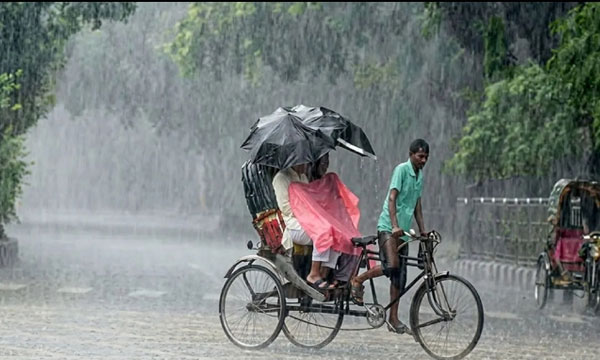 বৃষ্টির দাপট অব্যাহত, পর্যটকদের সতর্ক থাকার পরামর্শ
