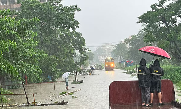 কক্সবাজারগামী ট্রেন বন্ধ, টিকিটের টাকা ফেরত পাবেন যাত্রীরা