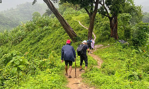 বর্ষার ভ্রমণে নিরাপদ থাকতে যা করবেন