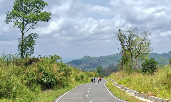 ভ্রমণপ্রেমীদের জন্য দেশের সেরা ট্রেকিং রুট