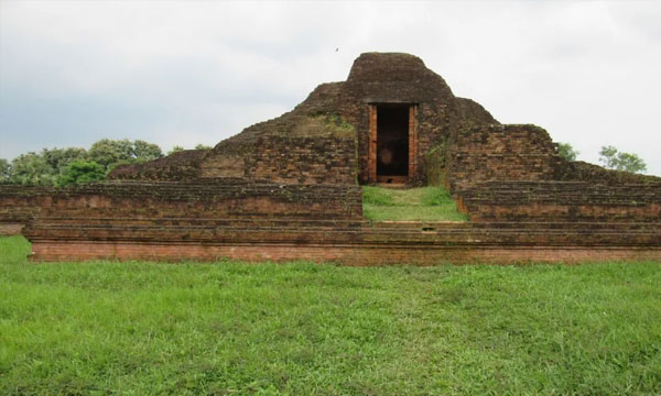 ইতিহাসের নীরব সাক্ষী রূপবান মুড়া