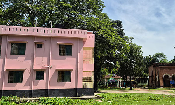 সত্যজিৎ রায়ের ভিটায় অতিথিশালা, ১৪ বছরেও থাকেননি কোনো পর্যটক