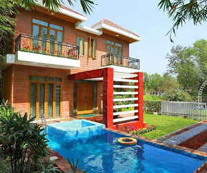 ঢাকার পাশে সবুজে ঘেরা ব্যতিক্রমী রিসোর্ট