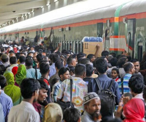 ঈদের ছুটি বাড়লে কার লাভ কার ক্ষতি