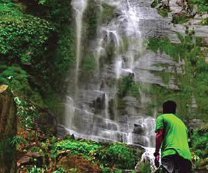 পর্যটকদের সঙ্গে অসদাচরণ, থানচিতে এক মাসে বহিষ্কার ৩ গাইড
